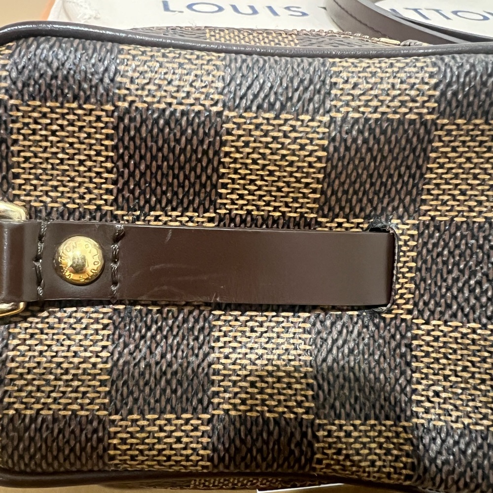 Louis Vuitton Etui Okapi Camera Case Damier PM. - Picture 4 of 11